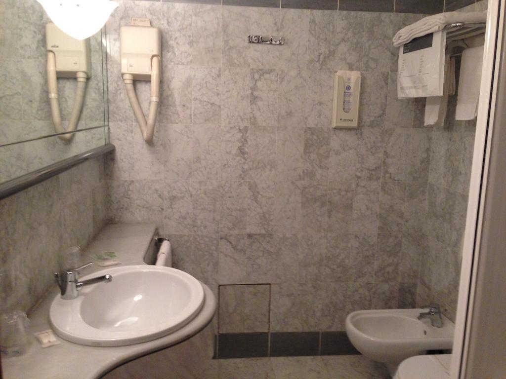 Hotel Sirenella Mele Quarto foto