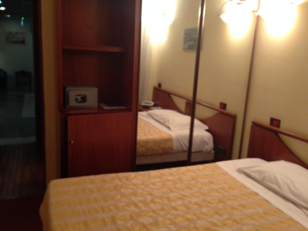 Hotel Sirenella Mele Quarto foto