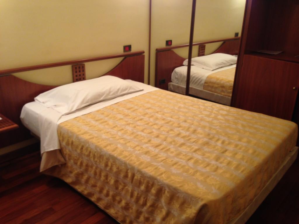 Hotel Sirenella Mele Quarto foto