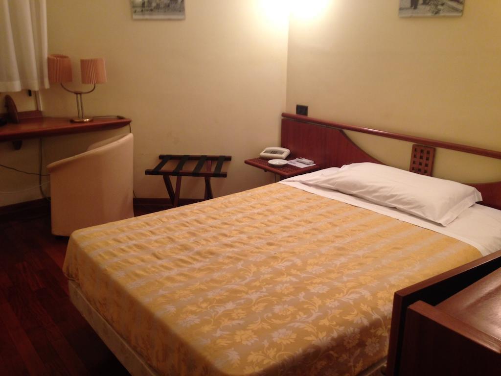 Hotel Sirenella Mele Quarto foto